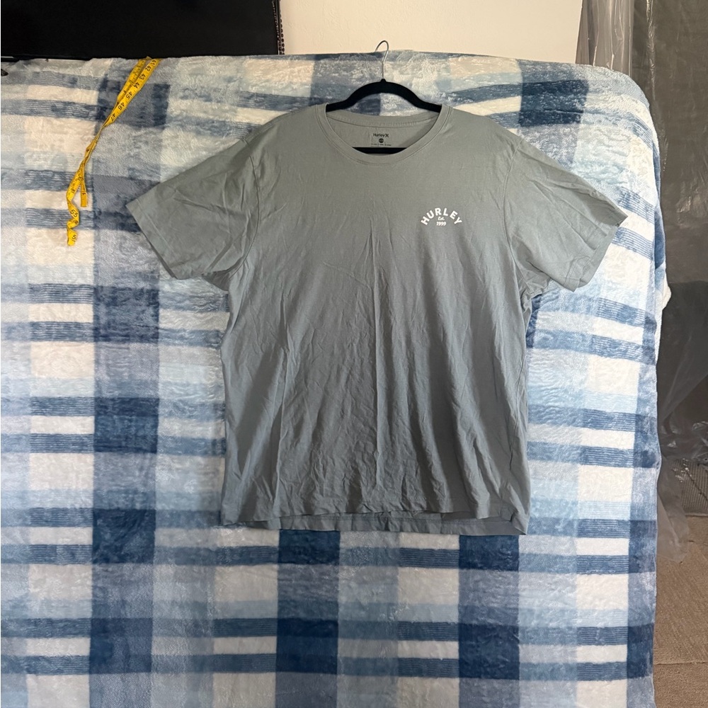 Hurley Men’s Crew Neck Short Sleeve Tee in Gray-Blue